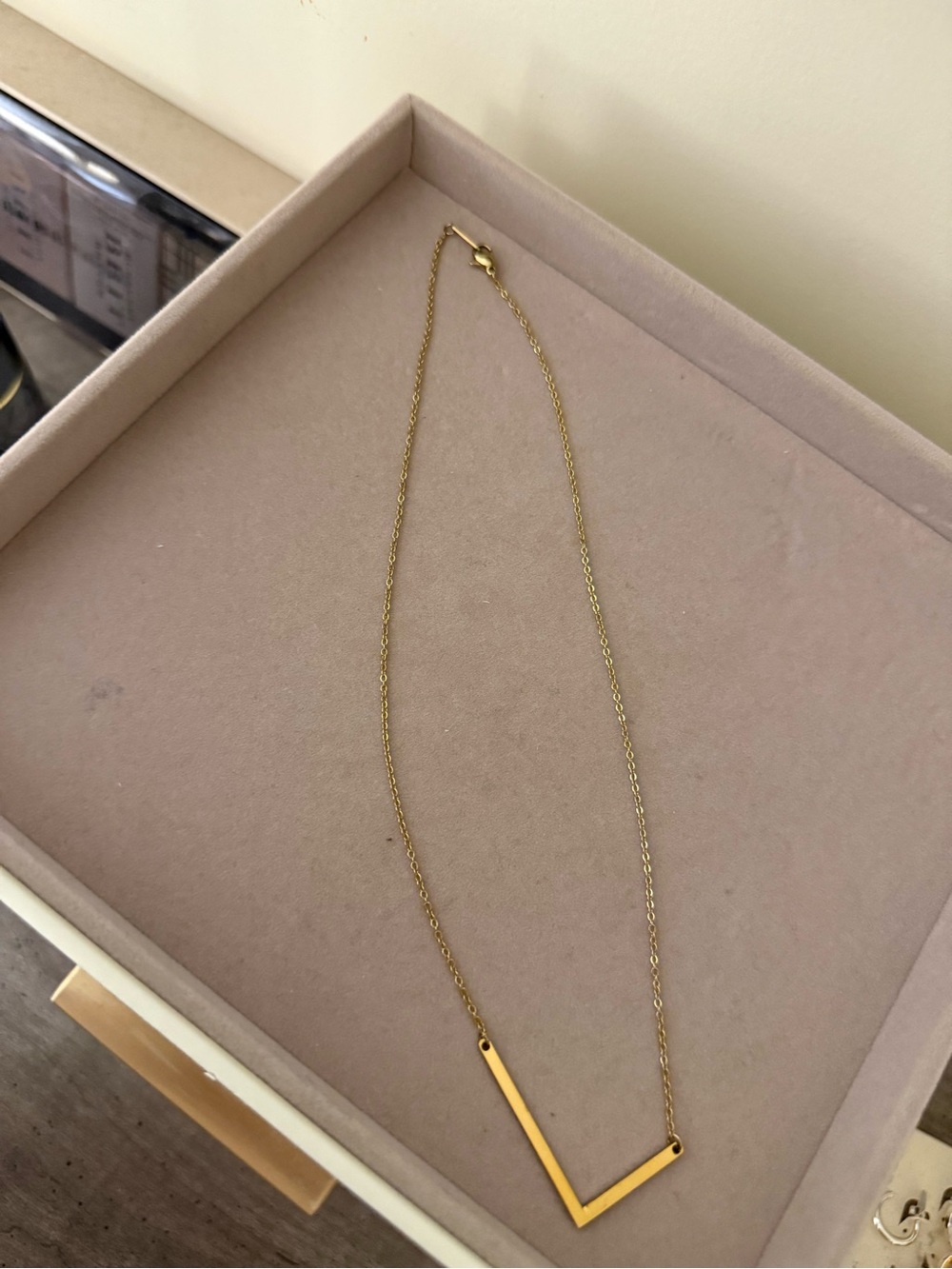 Gold V-Point Minimalist Necklace - Women Jewelry